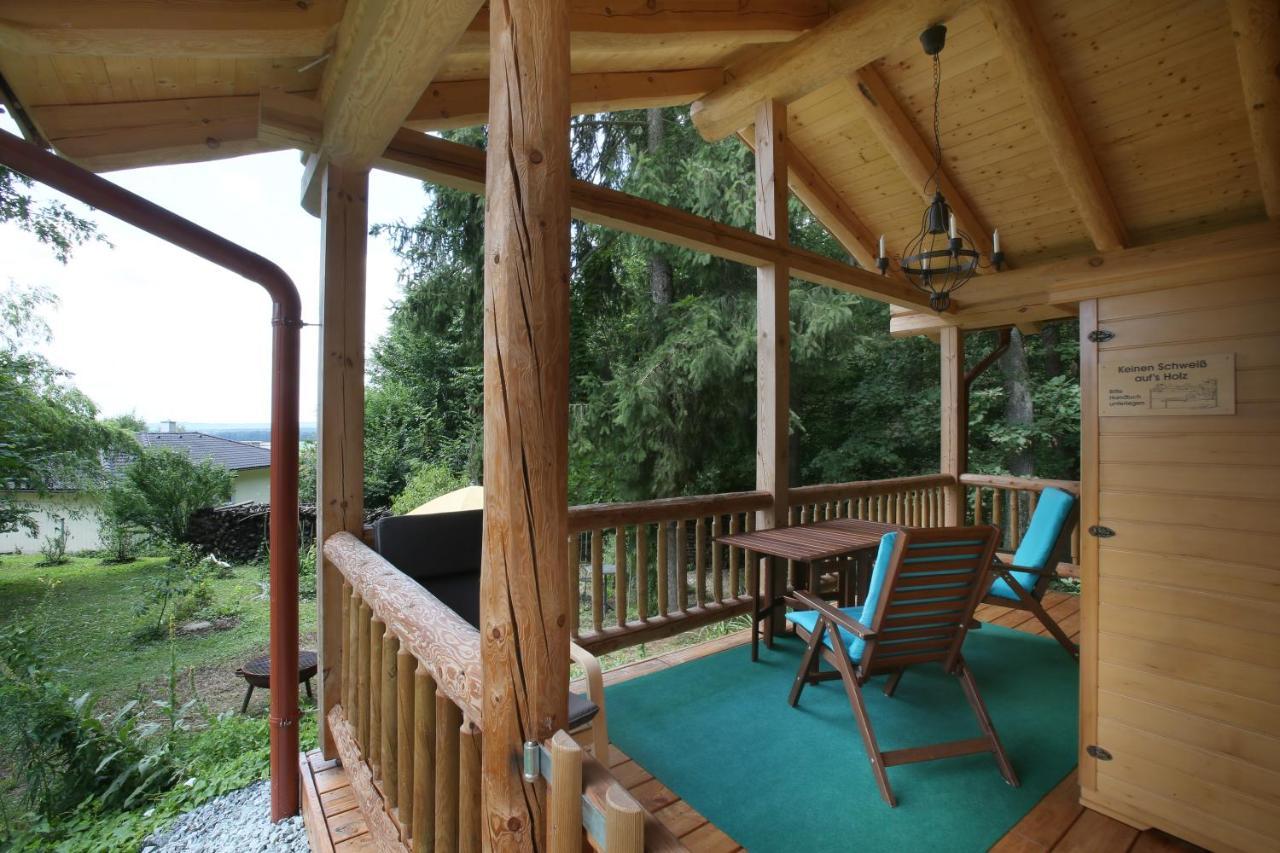 Blockhaus Chalet Mit Beheizbarem Badefass Und Infrarotsauna Auf Der Terrasse Oberschützen Esterno foto